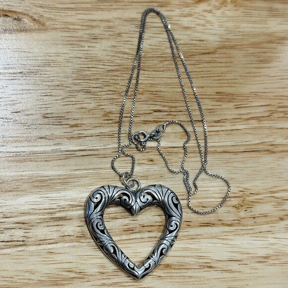 VTG Sterling Silver 17" Necklace Heart Pendant Open Scroll Work Sign Italy 7.8 g - Picture 3 of 10